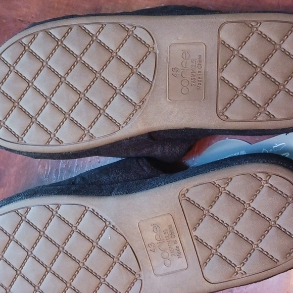 Corifei soft Velcro sandals  Size 9.5 mens or Euro 43 men’s in box 31 - Picture 4 of 6